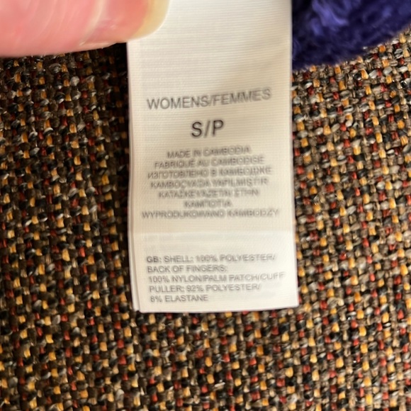 North Face Denali Gloves, size women’s small purple fuzzy with touch tech - Picture 3 of 11